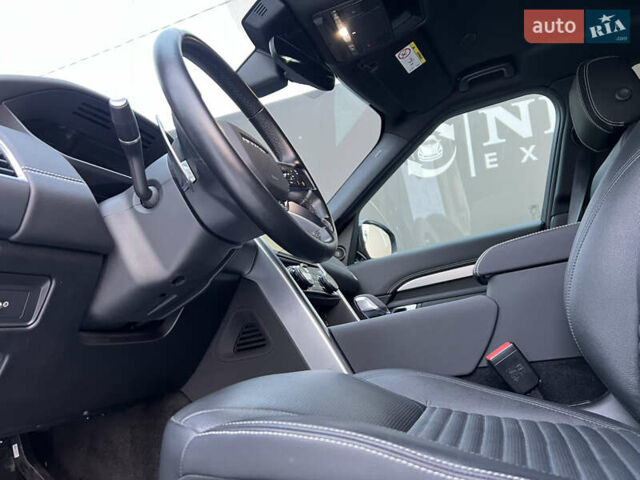 Чорний Ленд Ровер Діскавері, об'ємом двигуна 3 л та пробігом 19 тис. км за 84000 $, фото 21 на Automoto.ua