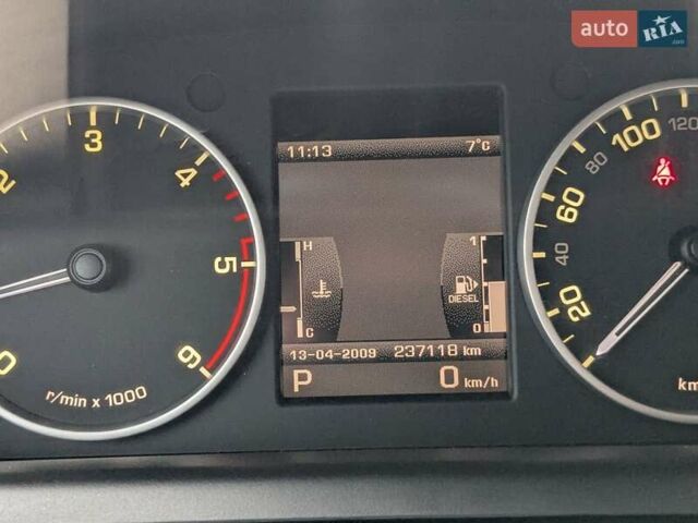 Коричневий Ленд Ровер Діскавері, об'ємом двигуна 3 л та пробігом 237 тис. км за 15800 $, фото 27 на Automoto.ua
