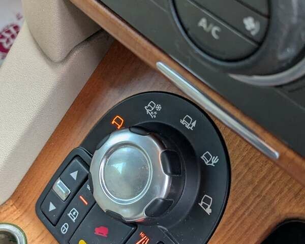 Коричневий Ленд Ровер Діскавері, об'ємом двигуна 3 л та пробігом 237 тис. км за 15800 $, фото 20 на Automoto.ua