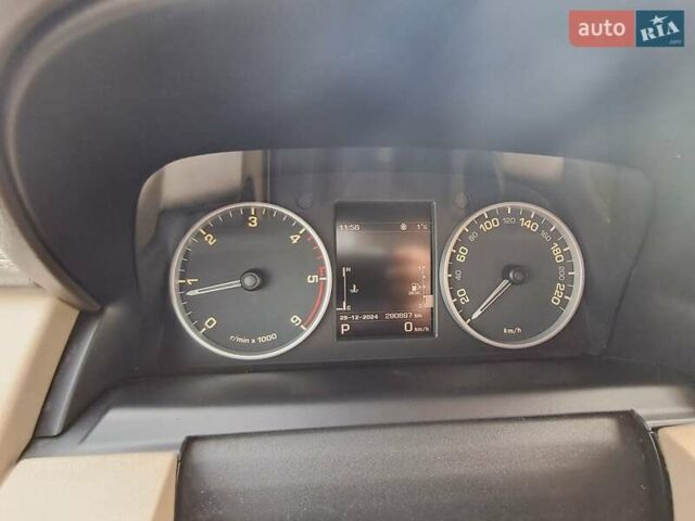 Коричневый Ленд Ровер Дискавери, объемом двигателя 2.99 л и пробегом 290 тыс. км за 10550 $, фото 10 на Automoto.ua