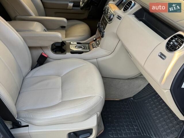 Коричневий Ленд Ровер Діскавері, об'ємом двигуна 2.99 л та пробігом 135 тис. км за 22800 $, фото 23 на Automoto.ua