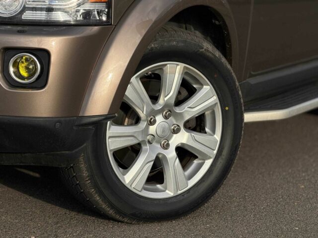 Коричневий Ленд Ровер Діскавері, об'ємом двигуна 3 л та пробігом 164 тис. км за 19000 $, фото 4 на Automoto.ua