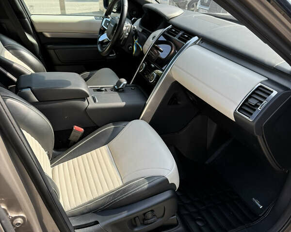 Ленд Ровер Дискавери 2021 в Львове на Automoto.ua Коричневый Ленд Ровер Дискавери, объемом двигателя 3 л и пробегом 125 тыс. км за 57650 $, фото 15 на Automoto.ua