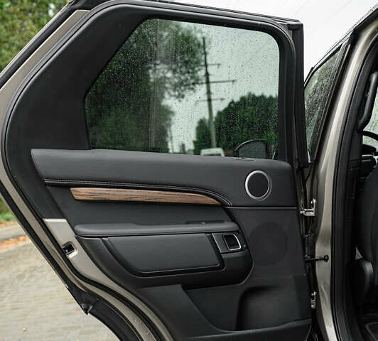 Коричневый Ленд Ровер Дискавери, объемом двигателя 3 л и пробегом 49 тыс. км за 49900 $, фото 61 на Automoto.ua