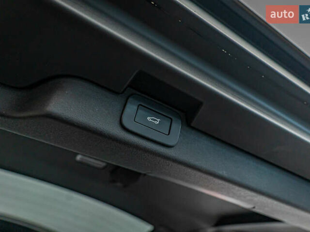 Ленд Ровер Дискавери 2023 в Киеве на Automoto.ua Коричневый Ленд Ровер Дискавери, объемом двигателя 3 л и пробегом 104 тыс. км за 66350 $, фото 8 на Automoto.ua