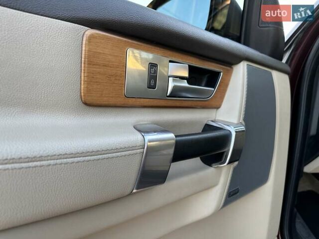 Красный Ленд Ровер Дискавери, объемом двигателя 3 л и пробегом 121 тыс. км за 22950 $, фото 21 на Automoto.ua