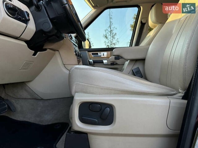 Красный Ленд Ровер Дискавери, объемом двигателя 3 л и пробегом 121 тыс. км за 22950 $, фото 24 на Automoto.ua