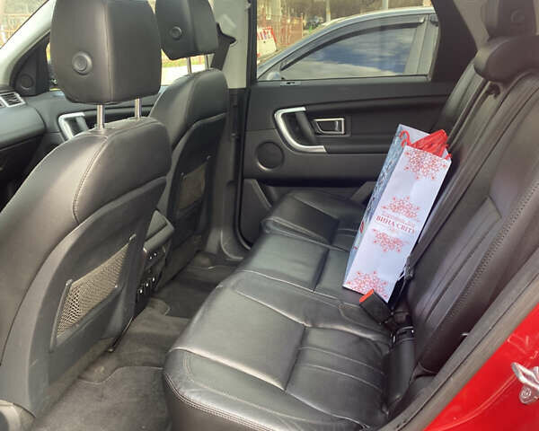 Червоний Ленд Ровер Діскавері, об'ємом двигуна 2 л та пробігом 127 тис. км за 18000 $, фото 7 на Automoto.ua