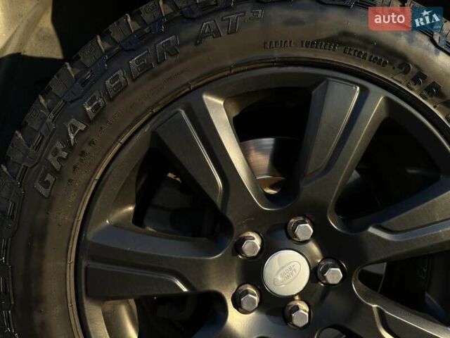 Красный Ленд Ровер Дискавери, объемом двигателя 3 л и пробегом 121 тыс. км за 22950 $, фото 10 на Automoto.ua