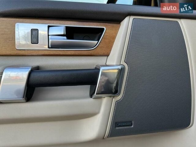 Красный Ленд Ровер Дискавери, объемом двигателя 3 л и пробегом 121 тыс. км за 22950 $, фото 22 на Automoto.ua