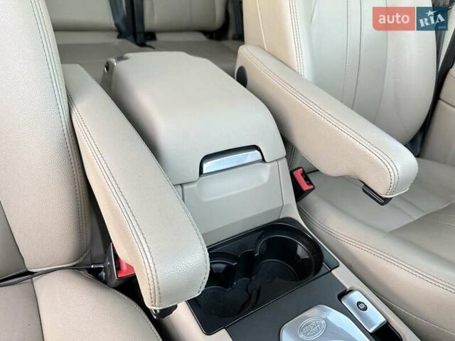 Красный Ленд Ровер Дискавери, объемом двигателя 3 л и пробегом 121 тыс. км за 22950 $, фото 46 на Automoto.ua