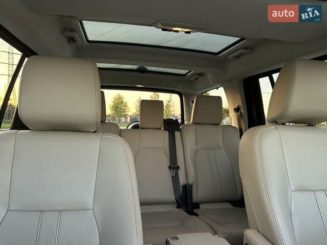 Красный Ленд Ровер Дискавери, объемом двигателя 3 л и пробегом 121 тыс. км за 22950 $, фото 44 на Automoto.ua