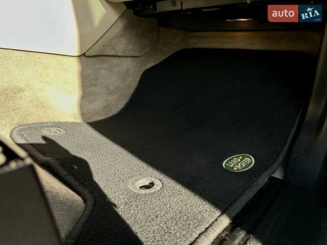 Красный Ленд Ровер Дискавери, объемом двигателя 3 л и пробегом 122 тыс. км за 24500 $, фото 10 на Automoto.ua