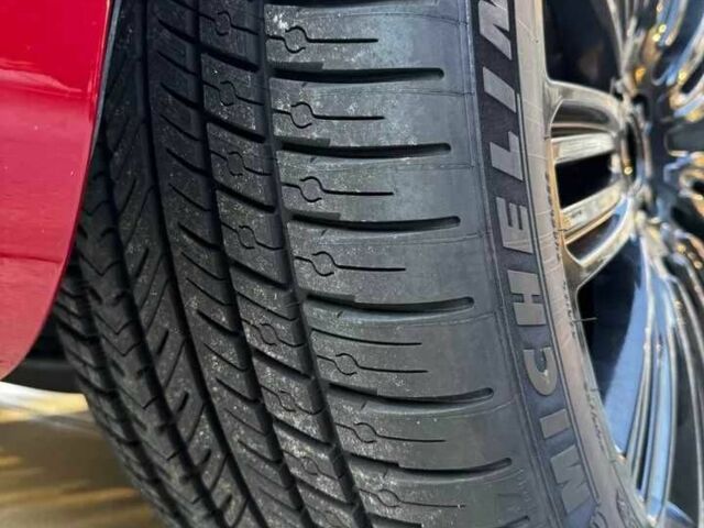 Красный Ленд Ровер Дискавери, объемом двигателя 2 л и пробегом 19 тыс. км за 10900 $, фото 1 на Automoto.ua