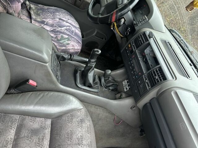 Серый Ленд Ровер Дискавери, объемом двигателя 0 л и пробегом 390 тыс. км за 1700 $, фото 7 на Automoto.ua