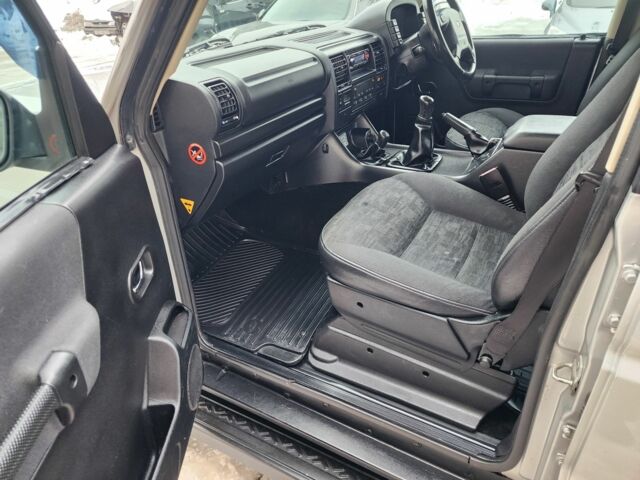 Серый Ленд Ровер Дискавери, объемом двигателя 2.5 л и пробегом 130 тыс. км за 6165 $, фото 18 на Automoto.ua