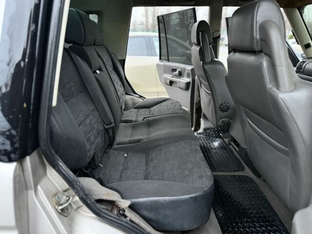 Серый Ленд Ровер Дискавери, объемом двигателя 2.5 л и пробегом 205 тыс. км за 4200 $, фото 13 на Automoto.ua