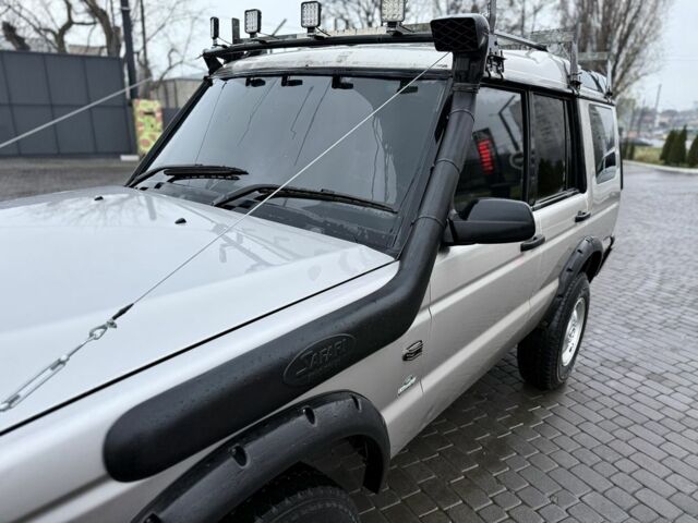 Серый Ленд Ровер Дискавери, объемом двигателя 2.5 л и пробегом 205 тыс. км за 4200 $, фото 5 на Automoto.ua