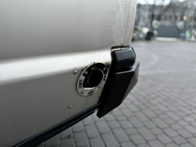 Серый Ленд Ровер Дискавери, объемом двигателя 2.5 л и пробегом 205 тыс. км за 4200 $, фото 6 на Automoto.ua