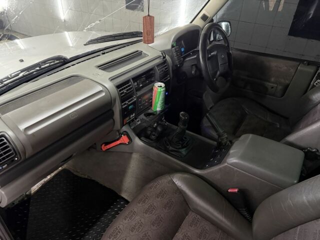 Серый Ленд Ровер Дискавери, объемом двигателя 0 л и пробегом 200 тыс. км за 3500 $, фото 7 на Automoto.ua