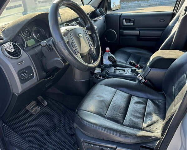 Серый Ленд Ровер Дискавери, объемом двигателя 2.72 л и пробегом 363 тыс. км за 10300 $, фото 6 на Automoto.ua