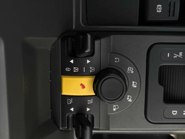 Сірий Ленд Ровер Діскавері, об'ємом двигуна 2.7 л та пробігом 279 тис. км за 10650 $, фото 17 на Automoto.ua