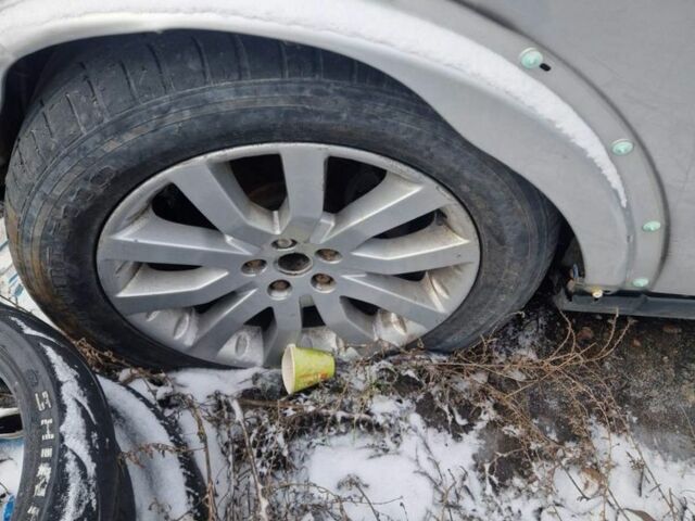 Серый Ленд Ровер Дискавери, объемом двигателя 2.7 л и пробегом 300 тыс. км за 2800 $, фото 1 на Automoto.ua