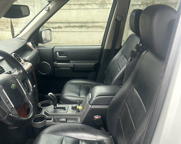 Сірий Ленд Ровер Діскавері, об'ємом двигуна 2.72 л та пробігом 350 тис. км за 9300 $, фото 8 на Automoto.ua