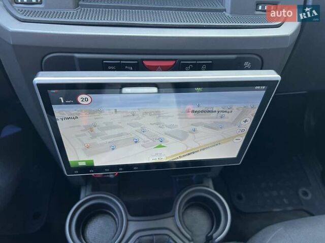 Сірий Ленд Ровер Діскавері, об'ємом двигуна 2.7 л та пробігом 250 тис. км за 10500 $, фото 25 на Automoto.ua