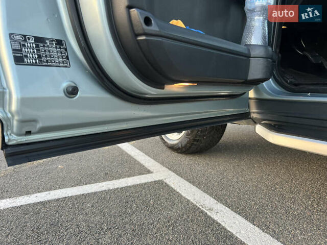 Серый Ленд Ровер Дискавери, объемом двигателя 2.72 л и пробегом 361 тыс. км за 12000 $, фото 20 на Automoto.ua