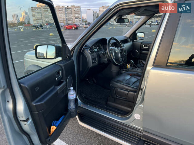 Серый Ленд Ровер Дискавери, объемом двигателя 2.72 л и пробегом 361 тыс. км за 12000 $, фото 19 на Automoto.ua