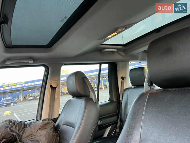 Серый Ленд Ровер Дискавери, объемом двигателя 2.72 л и пробегом 361 тыс. км за 12000 $, фото 14 на Automoto.ua