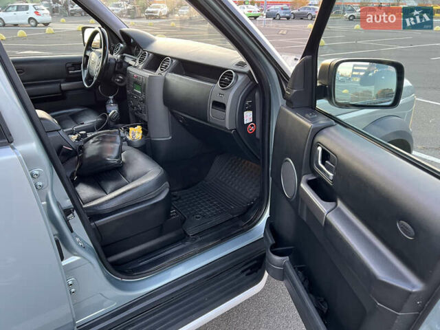 Серый Ленд Ровер Дискавери, объемом двигателя 2.72 л и пробегом 361 тыс. км за 12000 $, фото 16 на Automoto.ua