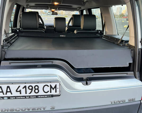 Серый Ленд Ровер Дискавери, объемом двигателя 2.72 л и пробегом 361 тыс. км за 12000 $, фото 10 на Automoto.ua