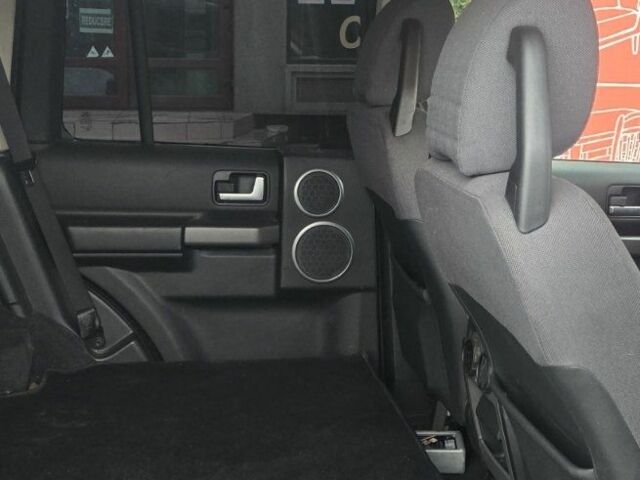 Серый Ленд Ровер Дискавери, объемом двигателя 3 л и пробегом 250 тыс. км за 6731 $, фото 7 на Automoto.ua