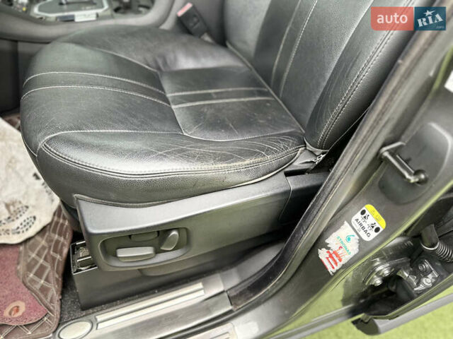 Серый Ленд Ровер Дискавери, объемом двигателя 2.99 л и пробегом 254 тыс. км за 15999 $, фото 31 на Automoto.ua