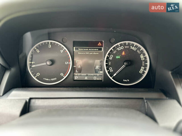 Серый Ленд Ровер Дискавери, объемом двигателя 2.99 л и пробегом 254 тыс. км за 14700 $, фото 36 на Automoto.ua