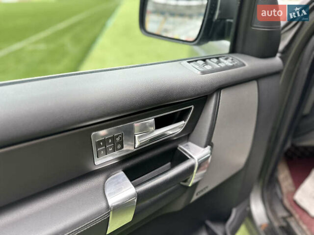 Серый Ленд Ровер Дискавери, объемом двигателя 2.99 л и пробегом 254 тыс. км за 15999 $, фото 27 на Automoto.ua