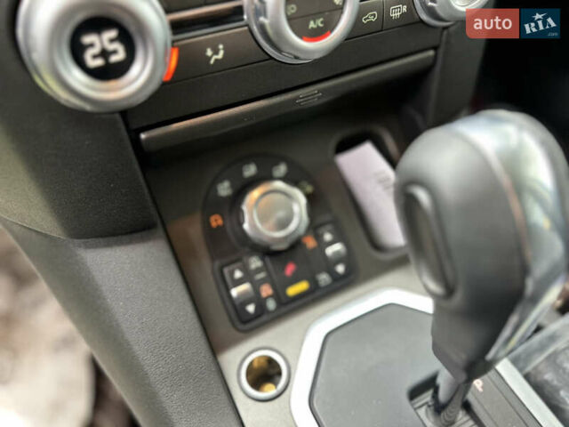 Серый Ленд Ровер Дискавери, объемом двигателя 2.99 л и пробегом 254 тыс. км за 17900 $, фото 40 на Automoto.ua