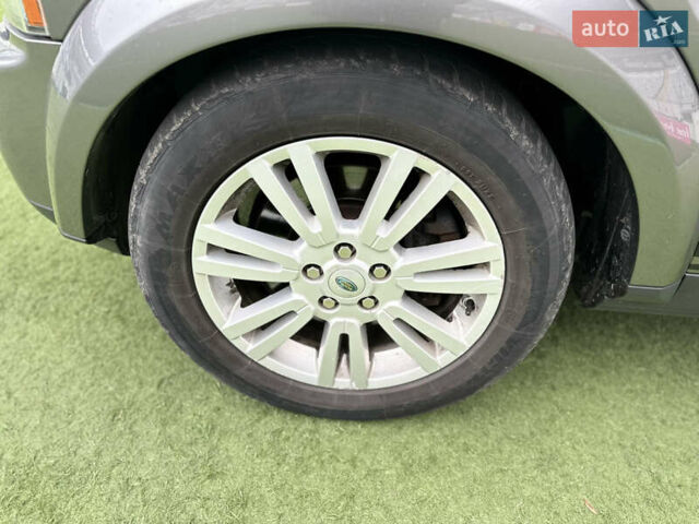 Серый Ленд Ровер Дискавери, объемом двигателя 2.99 л и пробегом 254 тыс. км за 15999 $, фото 55 на Automoto.ua