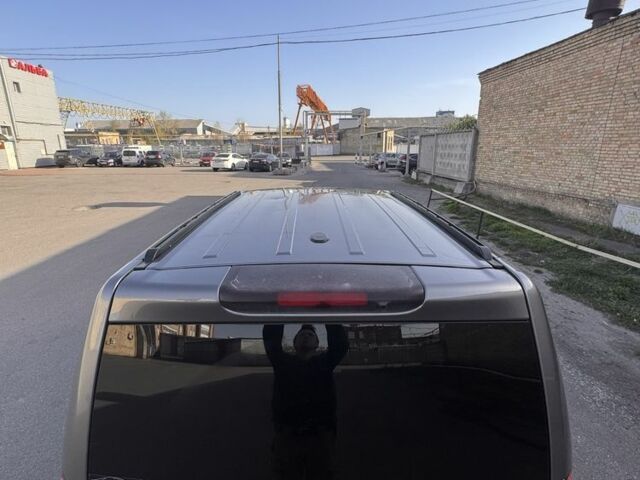 Серый Ленд Ровер Дискавери, объемом двигателя 3 л и пробегом 305 тыс. км за 14100 $, фото 3 на Automoto.ua