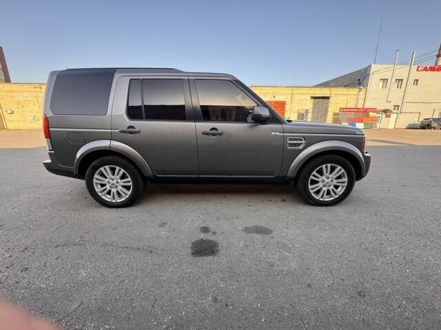 Серый Ленд Ровер Дискавери, объемом двигателя 3 л и пробегом 305 тыс. км за 14100 $, фото 1 на Automoto.ua