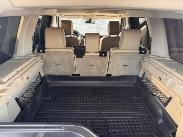 Серый Ленд Ровер Дискавери, объемом двигателя 3 л и пробегом 305 тыс. км за 14100 $, фото 6 на Automoto.ua