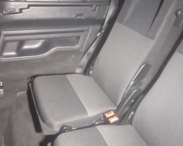 Серый Ленд Ровер Дискавери, объемом двигателя 3 л и пробегом 225 тыс. км за 17500 $, фото 34 на Automoto.ua