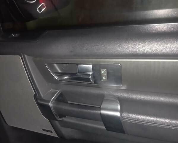 Серый Ленд Ровер Дискавери, объемом двигателя 3 л и пробегом 225 тыс. км за 17500 $, фото 18 на Automoto.ua