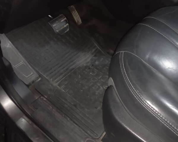 Серый Ленд Ровер Дискавери, объемом двигателя 3 л и пробегом 225 тыс. км за 17500 $, фото 21 на Automoto.ua