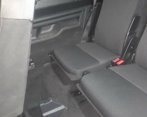 Серый Ленд Ровер Дискавери, объемом двигателя 3 л и пробегом 225 тыс. км за 17500 $, фото 42 на Automoto.ua