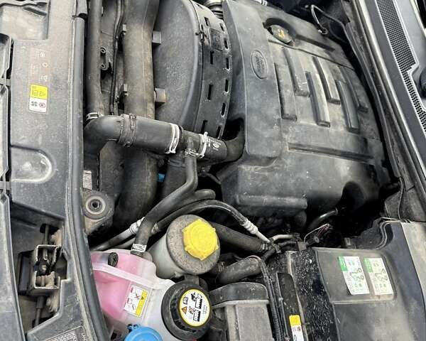 Серый Ленд Ровер Дискавери, объемом двигателя 2.99 л и пробегом 225 тыс. км за 16950 $, фото 68 на Automoto.ua