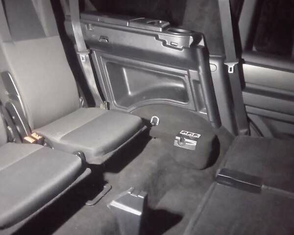 Серый Ленд Ровер Дискавери, объемом двигателя 3 л и пробегом 225 тыс. км за 17500 $, фото 33 на Automoto.ua