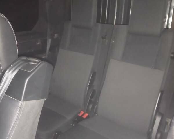 Серый Ленд Ровер Дискавери, объемом двигателя 3 л и пробегом 225 тыс. км за 17500 $, фото 36 на Automoto.ua